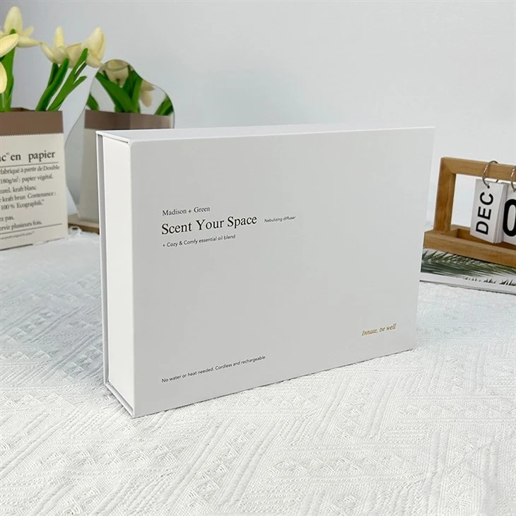large white gift boxes with lids (5)